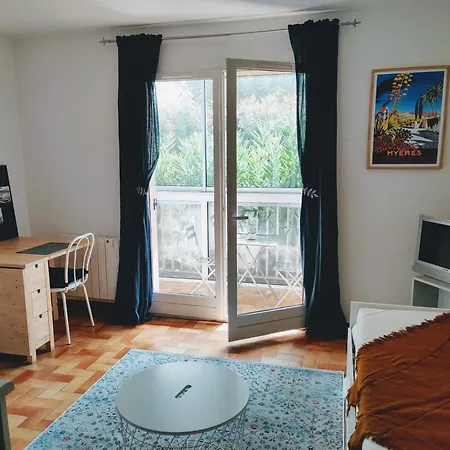 Agreable Proche Plages Et Commerces Apartment
