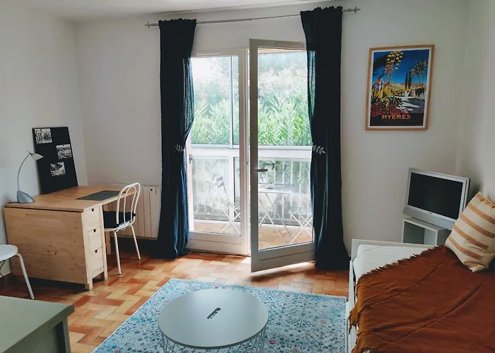Agreable Proche Plages Et Commerces Apartment